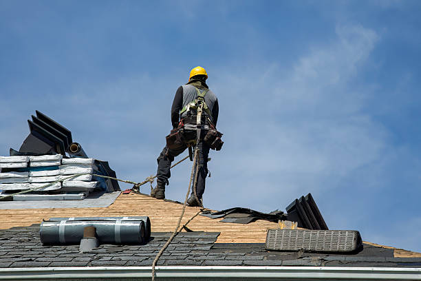 Professional Gutter Installation technician working in Selma, TX